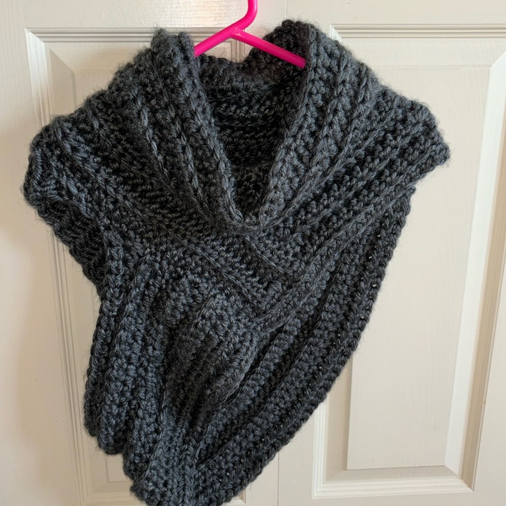 “Katniss” sweater dark gray homemade crocheted size L